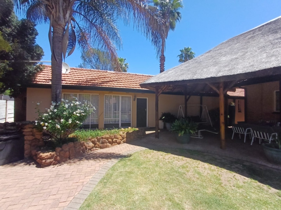 3 Bedroom Property for Sale in Wilkoppies North West